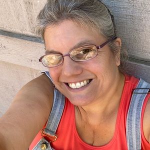 Meet your Posher, Adrianne